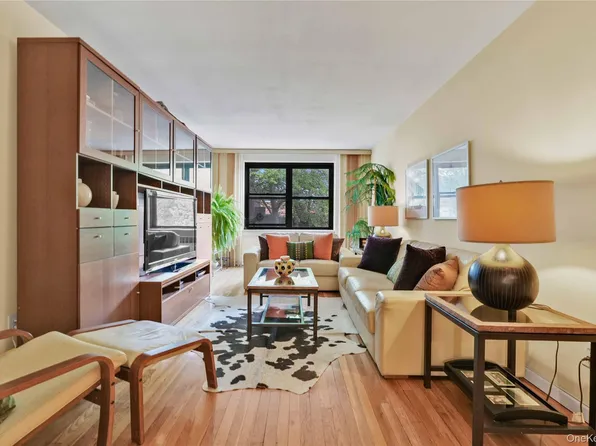 140-08 28th Road #1C, Flushing, NY 11354