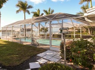 12 Pelican St W, Naples, FL 34113