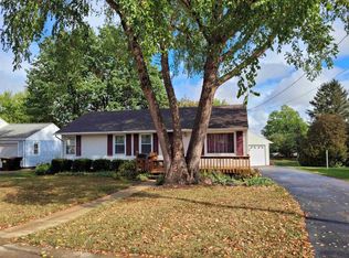 709 S 7th St, Oregon, IL 61061