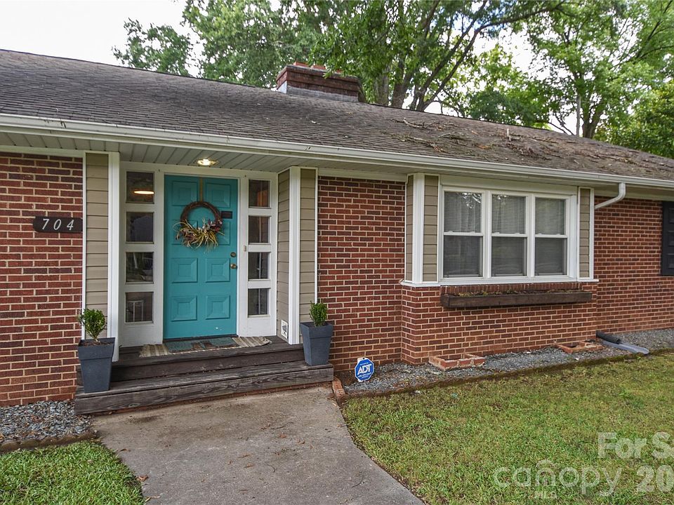 1st image of 704 Lancaster Ave
