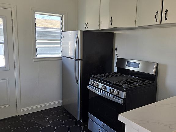 3rd image of 4106 E Theresa St #B