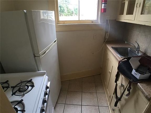 5th image of 912 Harding Dr Unit C
