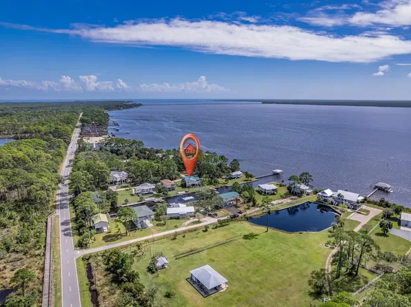 21 Shoreline Dr, Panacea, FL 32346