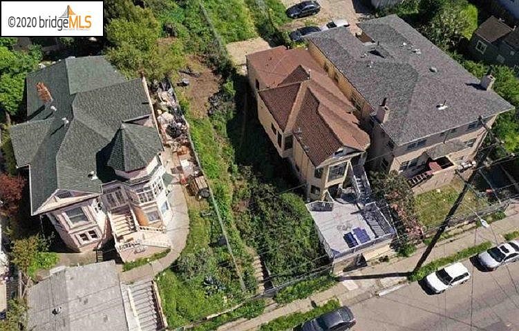 2nd image of 2222 23rd Ave