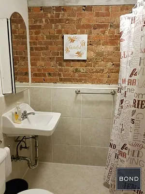 Rented by Bond New York | media 35