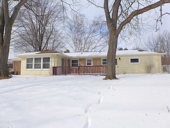 2nd image of 1550 Woodside Dr