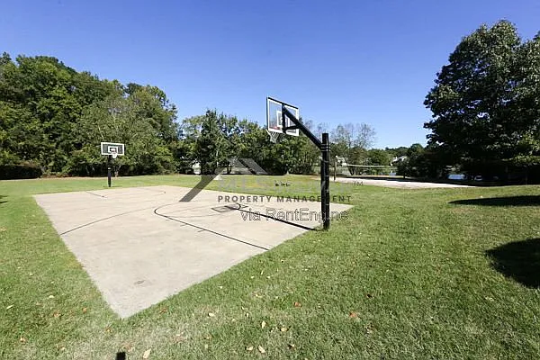 4101 Five Oaks Dr #26 — Photo 34