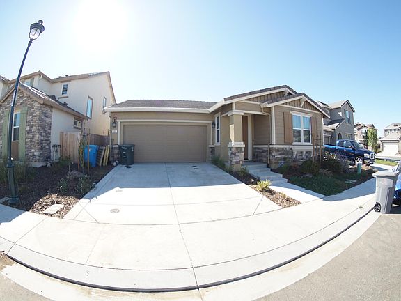 2nd image of 506 Petunia Dr