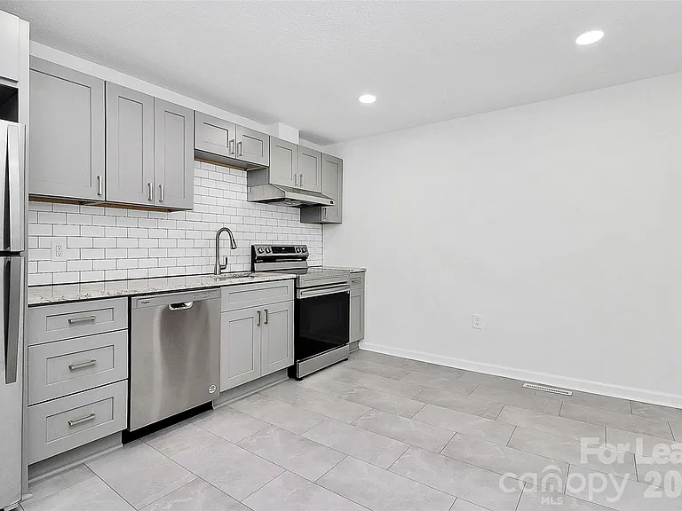 405 Pine St — Photo 7