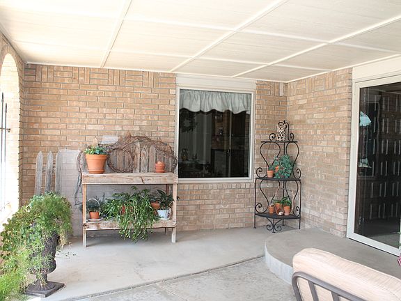 4th image of 1201 Phillips Dr