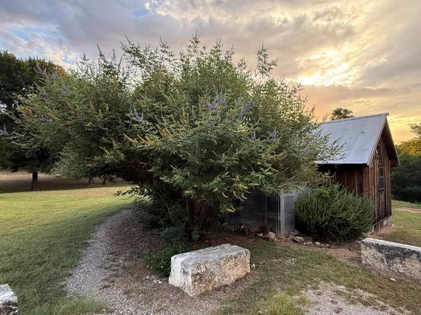 607 Live Oak St #D, Gatesville, TX 76528