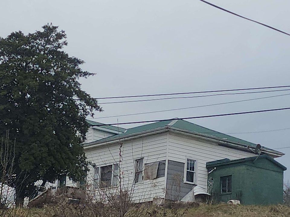 2nd image of 38 Mary Jackie Ln