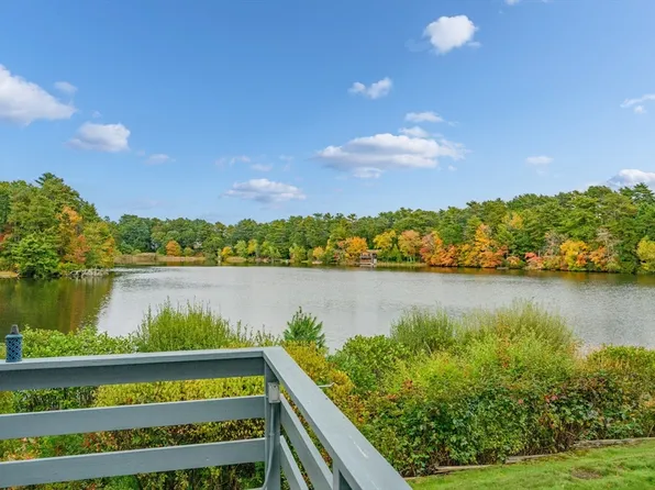 241 Carver Rd APT 7, Plymouth, MA 02360