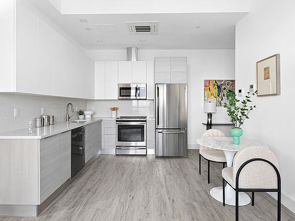 4th image of 221 Sea Breeze Ave APT 10F