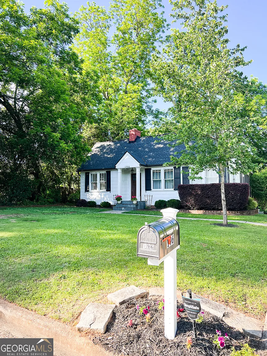 196 Holman Ave photo 1
