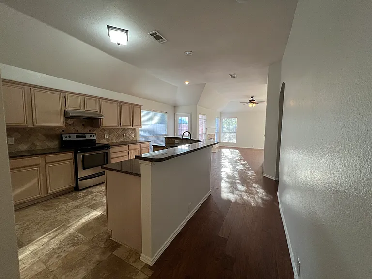 334 Touchdown Dr — Photo 14