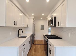 20-60 29th St #3, Astoria, NY 11105