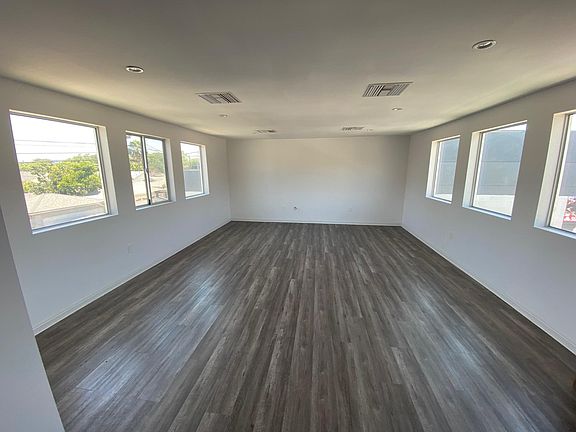 second bedroom, can also be used as den