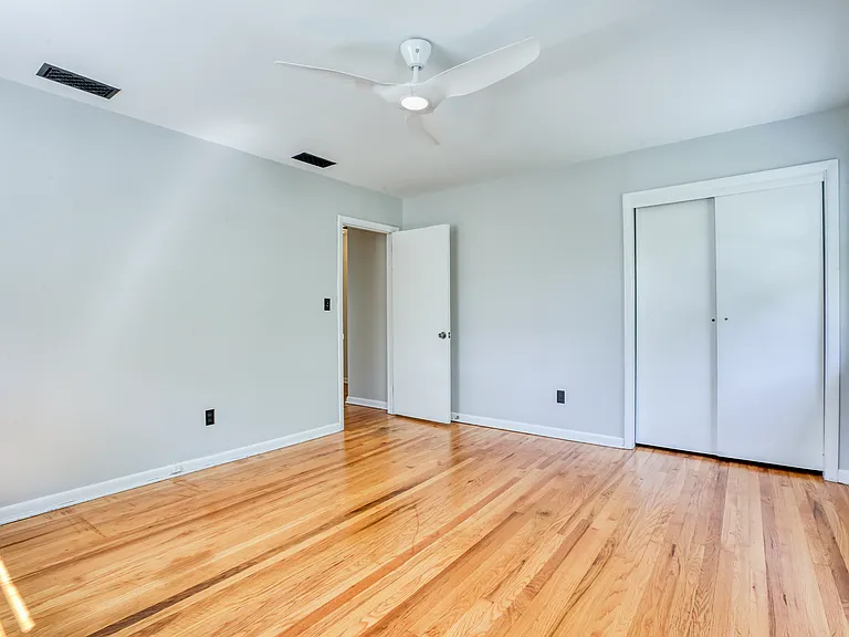 26-28 Columbus Dr — Photo 12