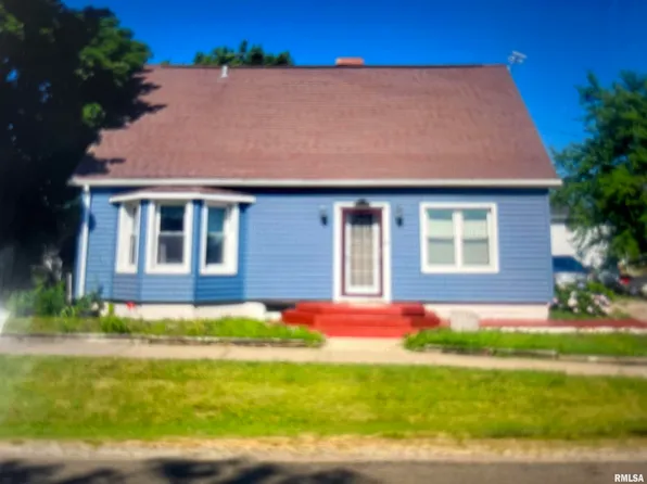 307 N Perry St, Deer Creek, IL 61733