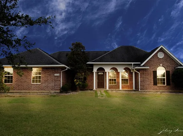 36630 Broncho Rd, Wallis, TX 77485