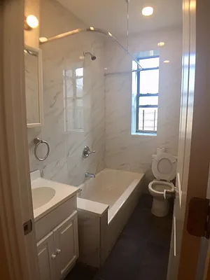 Rented by Roberto Guilbet, LREB | media 42