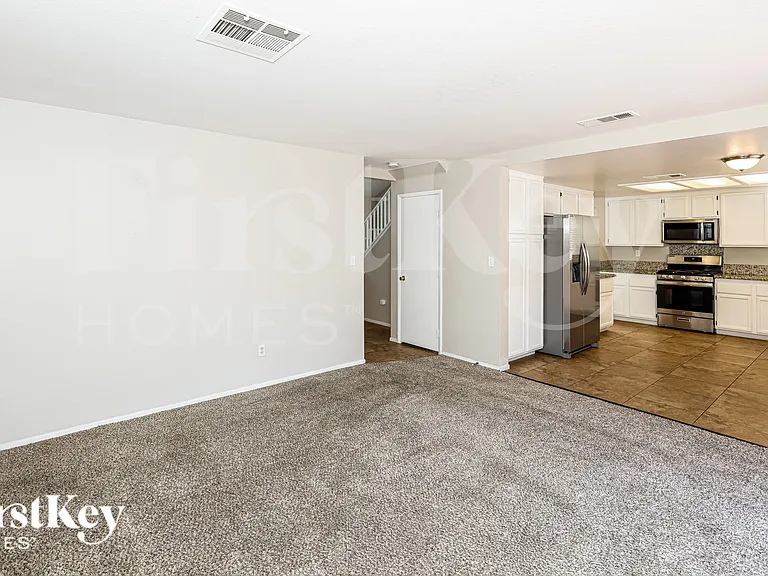 1683 Black Hills Way — Photo 5