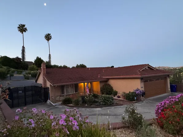 822 Reef Point Dr, Rodeo, CA 94572