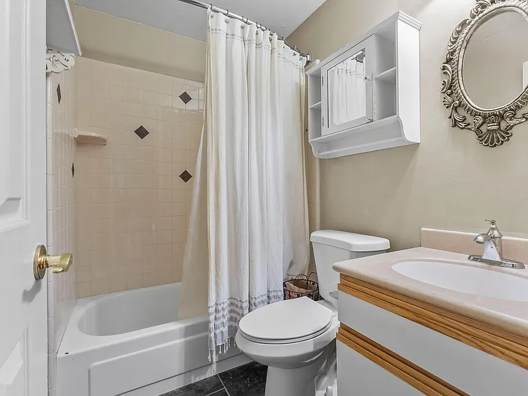 432 Woodside Ave — Photo 7
