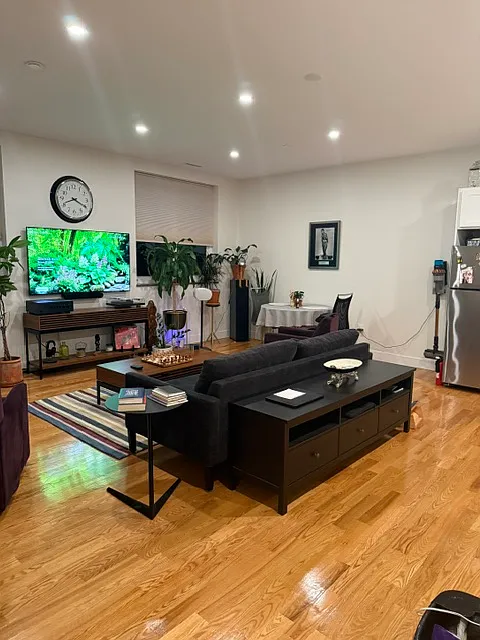 1 bed, 800 sqft, $1,800 — Photo 3