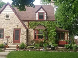 719 Lewis St, De Pere, WI 54115