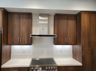 955 Edy Ln, Oakland, CA 94607