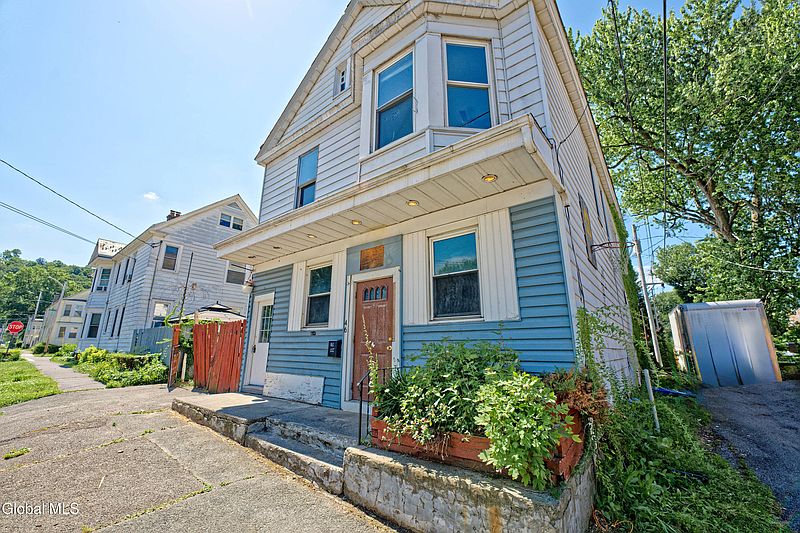 2nd image of 46 112th Street