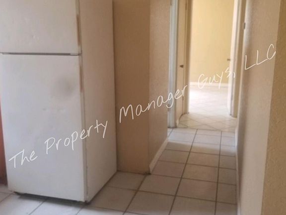 5th image of 1103 E Voorhis Ave APT B