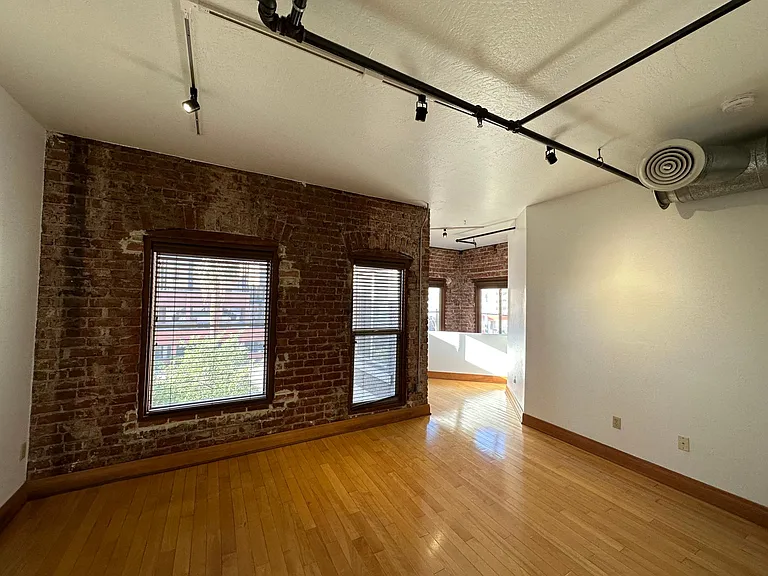 387 N 2nd Ave #2D — Photo 12