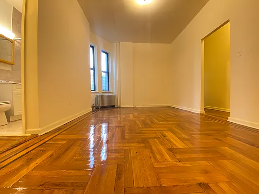 Rented by Lang Realty LLC | media 4