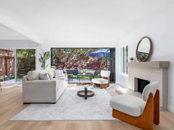 2839 Cazadero Dr, Carlsbad, CA 92009