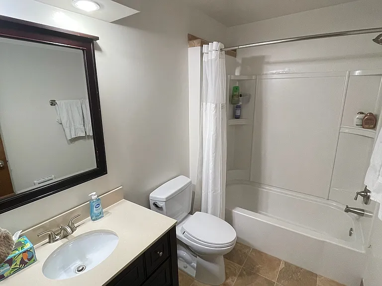 220 Pinewood Ln #B4 — Photo 5