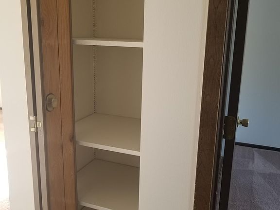5th image of 3 Southview Dr APT 3M