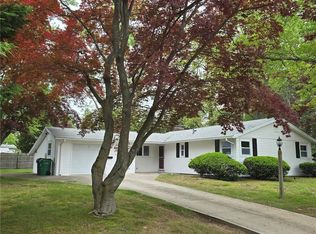 120 Aspinet Dr, Warwick, RI 02888