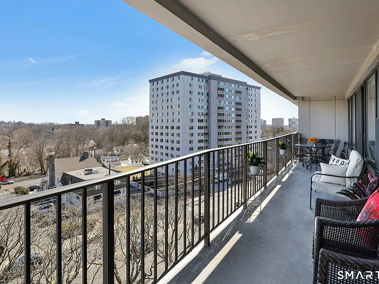 44 Strawberry Hill Ave #7D — Photo 9
