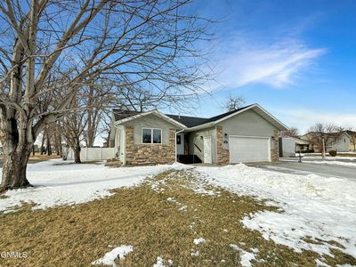 3501 Sandpiper Trl SE, Mandan, ND, 58554