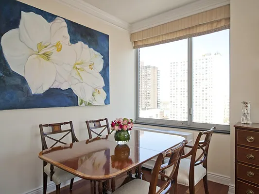 Sold by Sotheby's International Realty | media 6