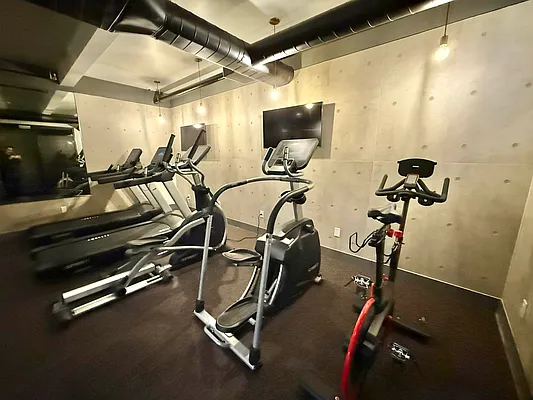 Rented by ERNY LLC | media 41