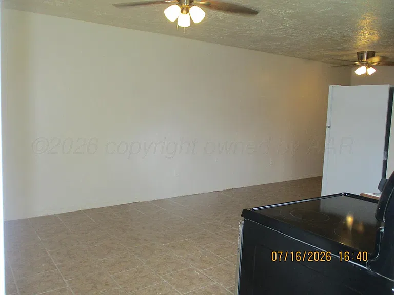 1404 N Bivins St — Photo 2