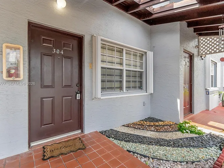 7070 NW 173rd Dr #304 — Photo 3