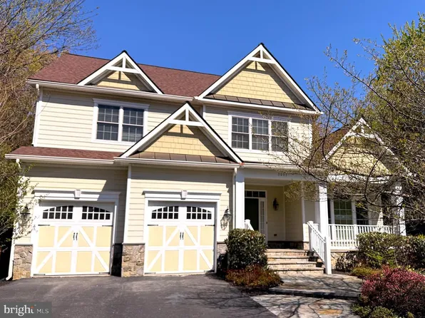 3003 Beechwood Ln, Falls Church, VA 22042