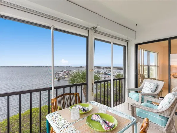 330 NE Edgewater Dr #4-403, Stuart, FL 34996