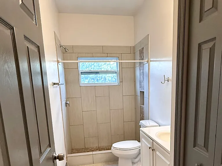 5543 6th Ave — Photo 1