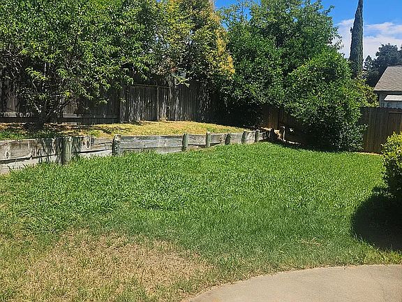 2nd image of 3010 Rosemont Dr